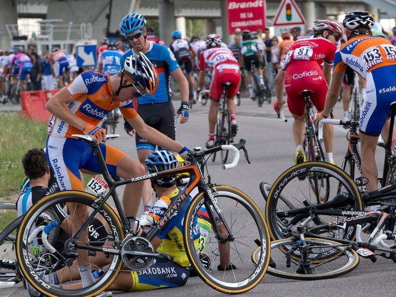 A crash inside the final 3km took down both Cavendish and Bernhard Eisel
