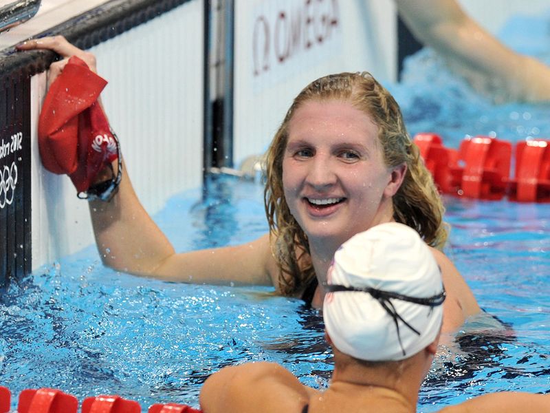 She finishes first in her heat, but only just scrapes a qualifying place with a time of 4:05.75. She will compete in this evenings final