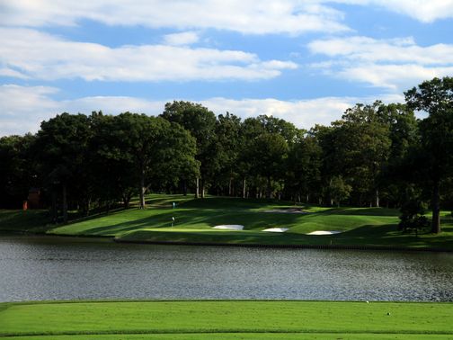 2nd hole: 192 yards, par 3&nbsp;