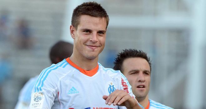 Cesar Azpilicueta: Marseille full-back is wanted by Chelsea