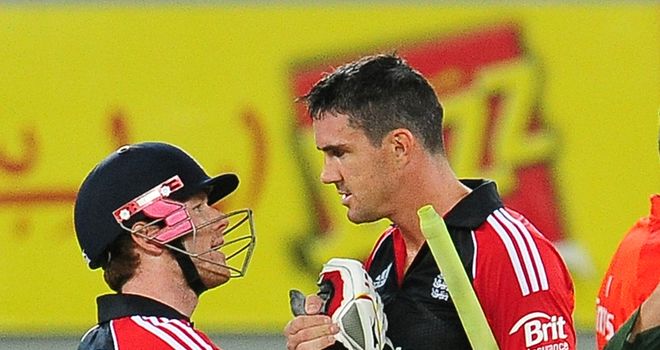 Eoin Morgan (left) and Kevin Pietersen