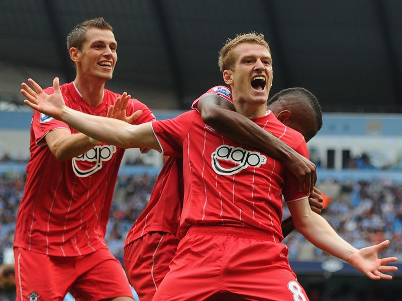 Steven Davis put Southampton 2-1 up in sensational fashion