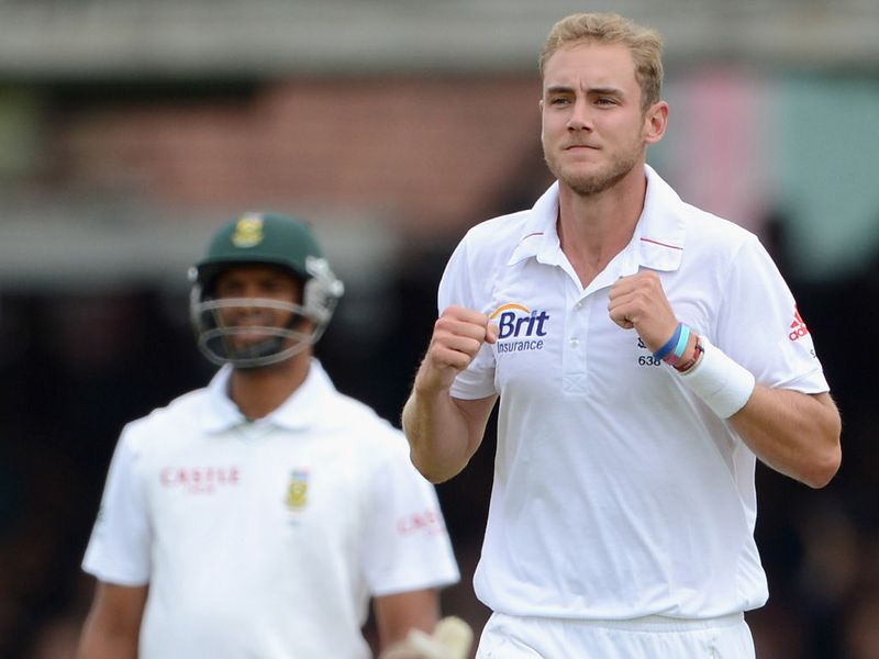 Vernon Philander watched on as Stuart Broad dismissed Dale Steyn early on.