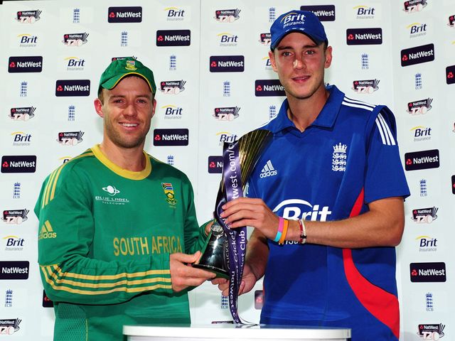 AB de Villiers and Stuart Broad share the trophy