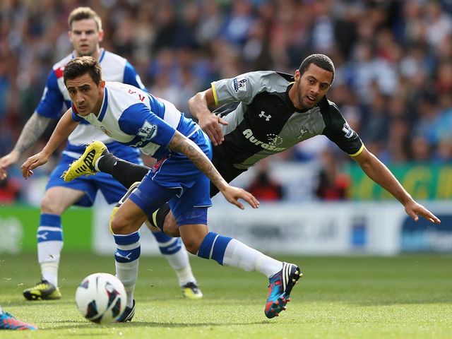Mousa Dembele tangles with Jem Karacan