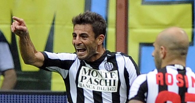 Simone Vergassola celebrates his goal