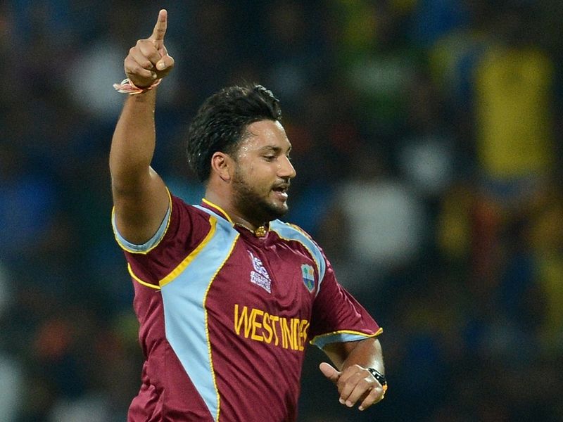 Ravi Rampaul induced an outside edge to dismiss Tillakaratne Dilshan for 13.