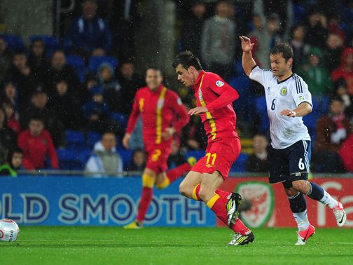 Bale wins Wales' penalty in Cardiff