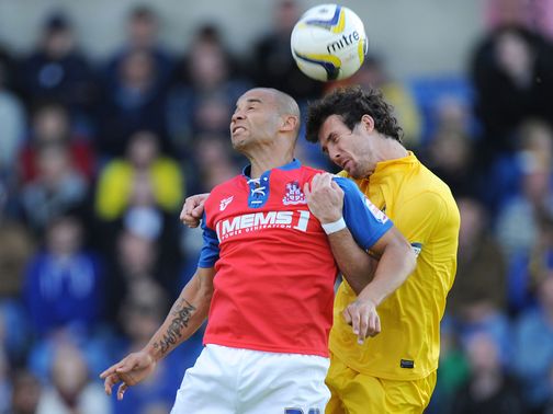 League Two leaders Gillingham drew 0-0 at Oxford.