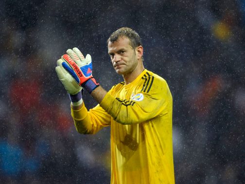 Roy Carroll: 'We are not happy with a draw or a 1-0 defeat'