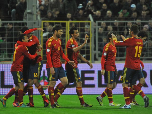 Spain celebrate in Minsk