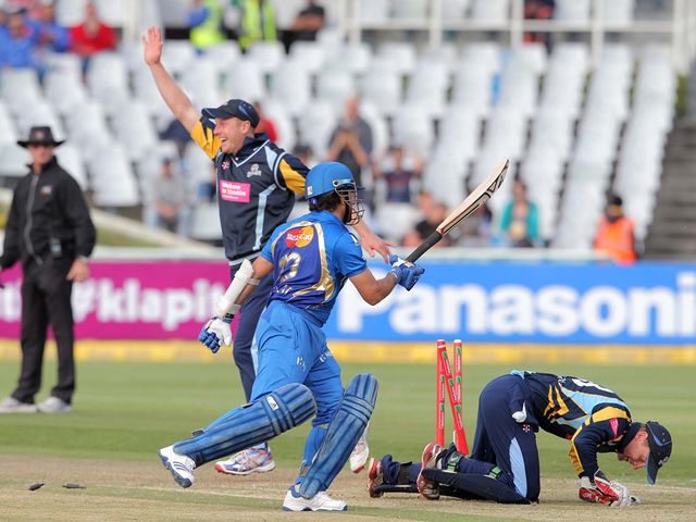 Sachin Tendulkar is run out