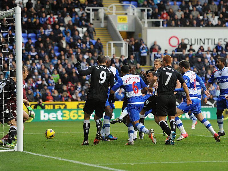 Fulham went 3-2 up but Hal Robson-Kanu scored to secure a 3-3 draw for Reading.