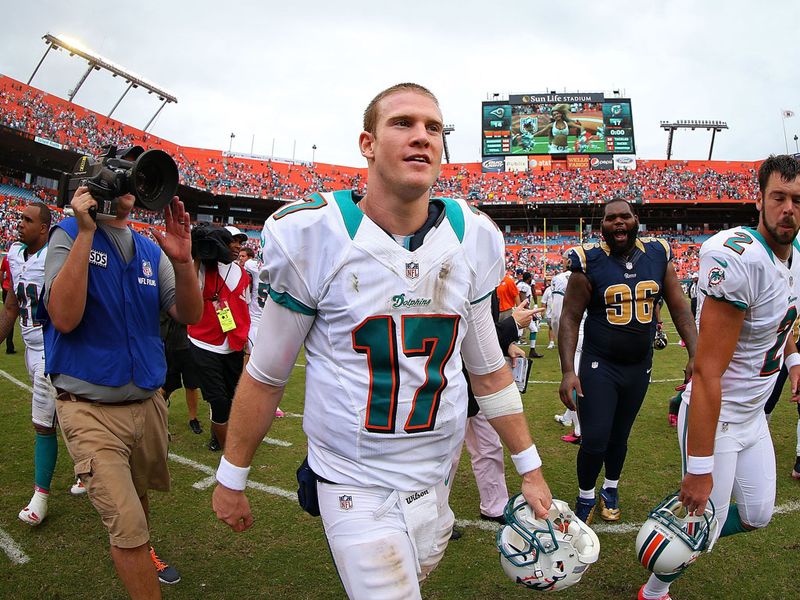 Miami QB Ryan Tannehill threw two TDs as the Dolphins edged out St Louis.