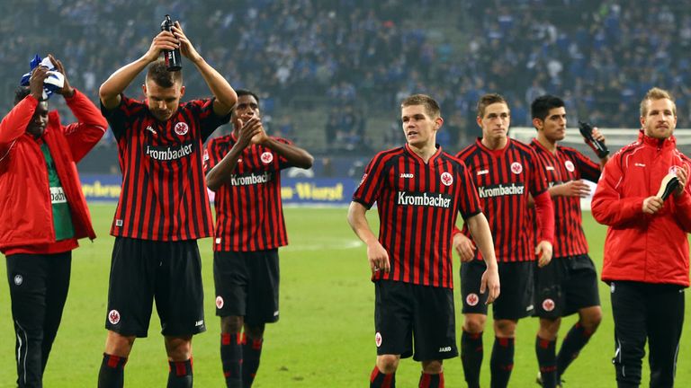 Frankfurt celebrate a point against Schalke