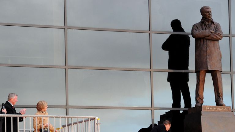 Ferguson unveils his statue at Old Trafford