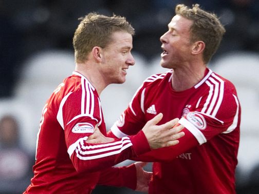 Aberdeen celebrate against St Mirren