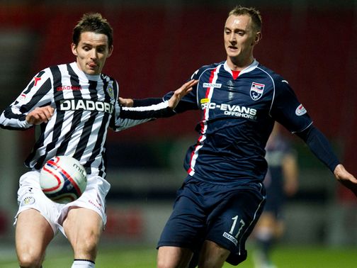 Lee Mair holds off Sam Morrow
