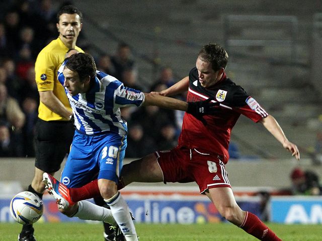 Will Buckley holds off Neil Kilkenny