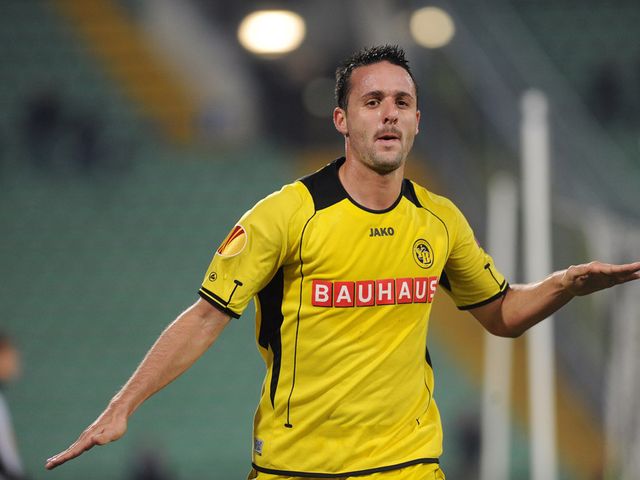 Raphael Nuzzolo celebrates for Young Boys