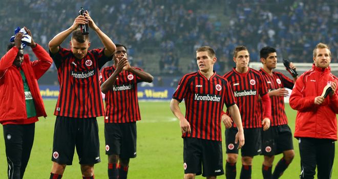 Frankfurt celebrate a point against Schalke