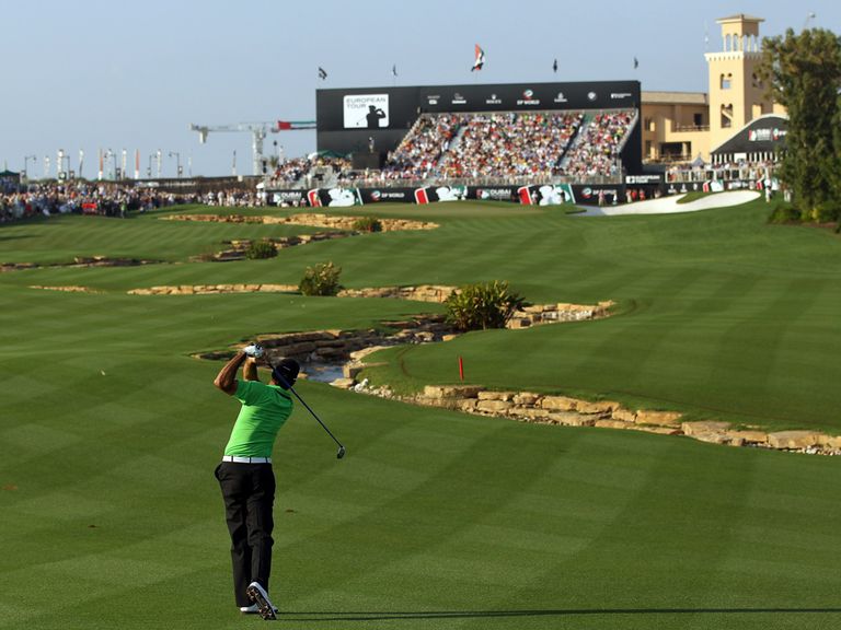 The 18th hole on the Earth Course at Jumeirah Estates
