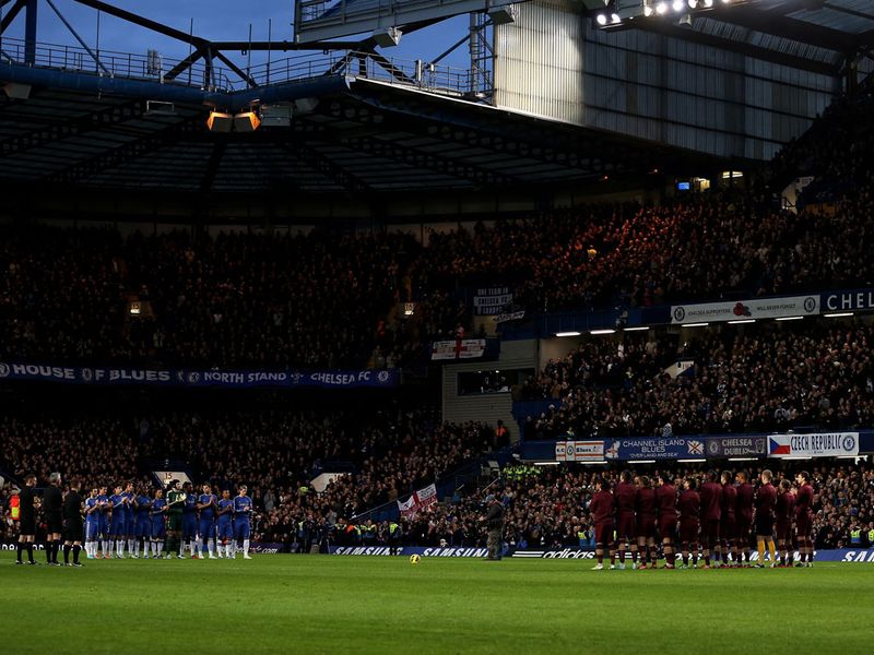 Before the game, those in attendance took part in a minute of applause for former Chelsea boss Dave Sexton, who died aged 82