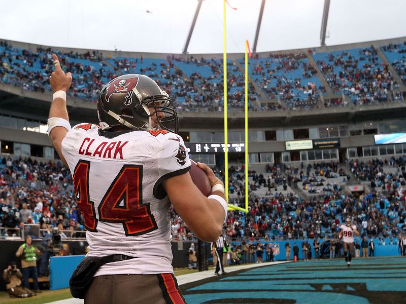 Dallas Clark scored the game-winning touchdown for Tampa Bay against Carolina