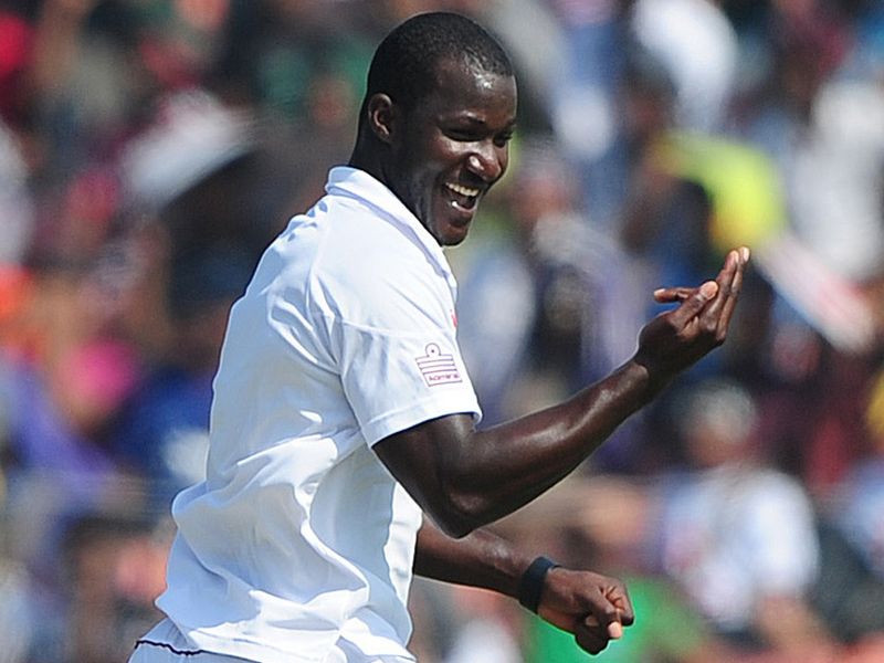 Darren Sammy got rid of Tamim Iqbal and Shariar Nafees within 13 runs of each other.