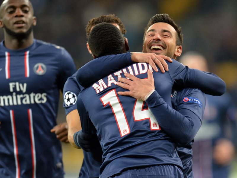 PSG enjoy a 2-0 victory over Dynamo Kiev, Lavezzi bags a brace to send them through to the next stage for just the second time in their history.