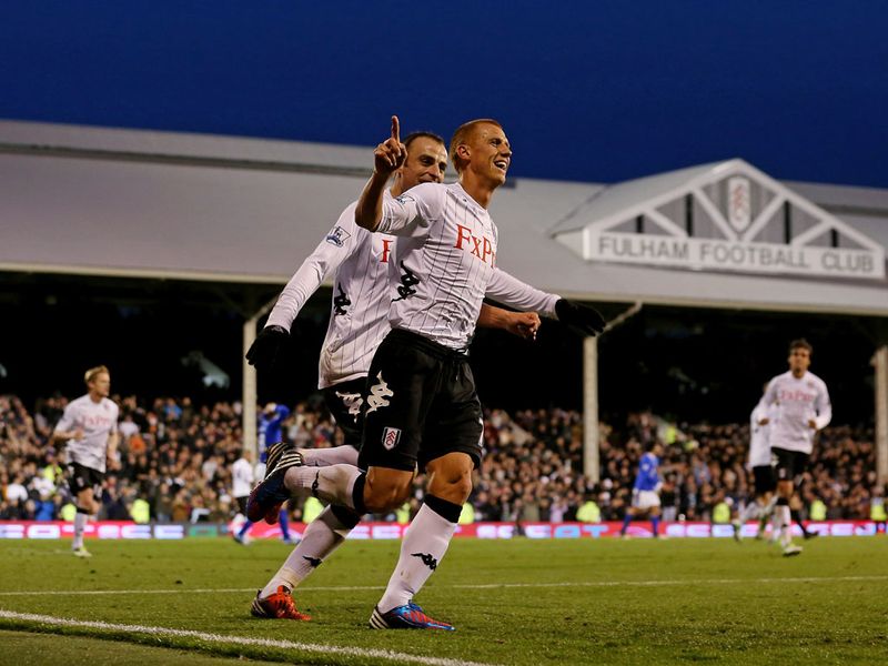Steve Sidwell snatches a 2-2 draw for Fulham in their clash with Everton