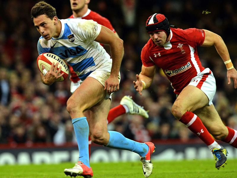 Juan Jose Imhoff breaks through to score Argentina's first try...