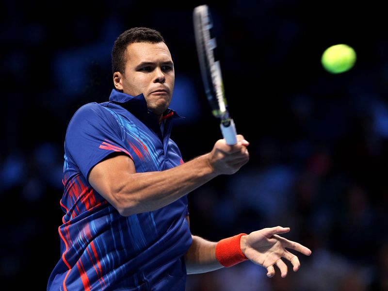 Frenchman Tsonga looked in good form and the opening set went to a tie break.