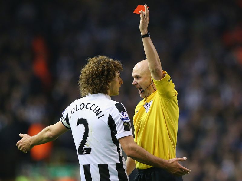Fabricio Coloccini saw red late on for a high, studs-up challenge on Suarez