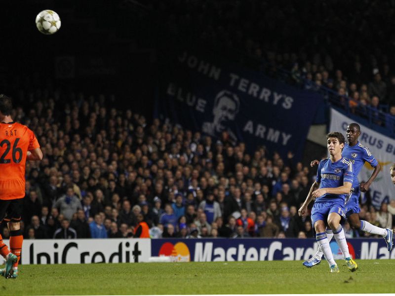Oscar restored Chelsea's lead after 40 minutes with a brilliantly improvised volley from long range.