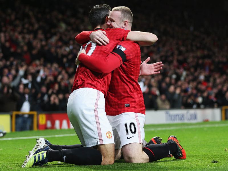 Manchester United take the lead after 31 seconds. Robin van Persie scores the quickest goal in this season's Premier League.