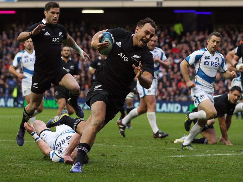 Dagg goes in but he was injured soon after