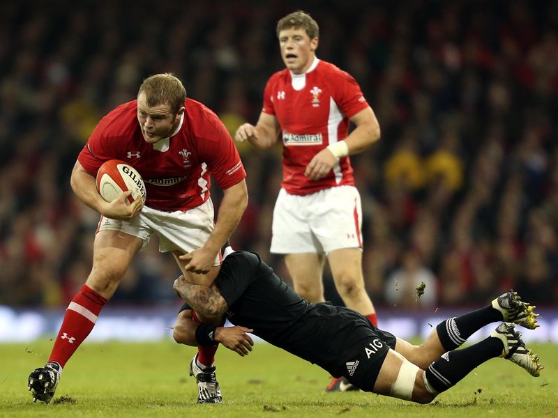 Scott Andrews is tackled