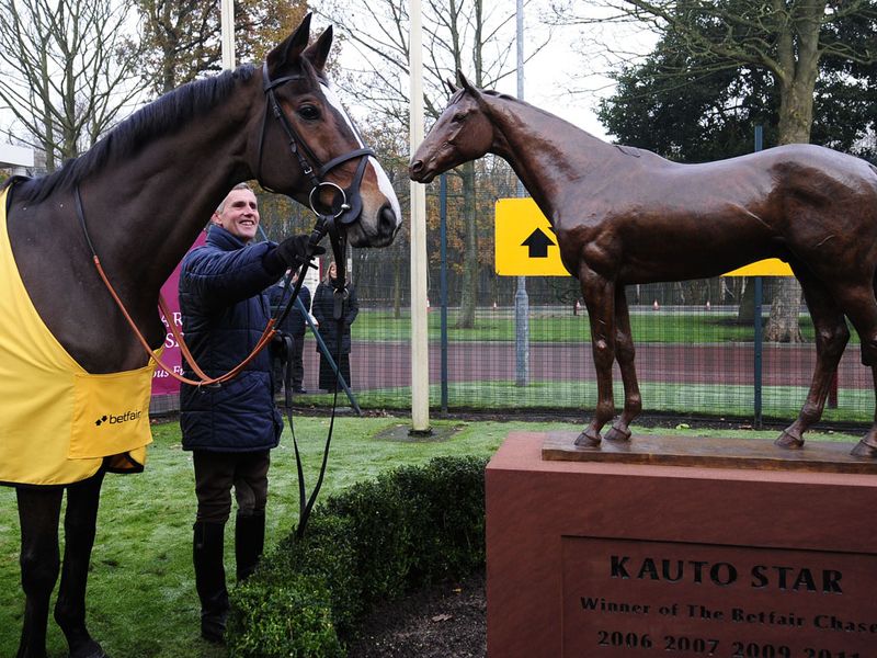 An early start for Kauto Star as a statue in his honour is unveiled