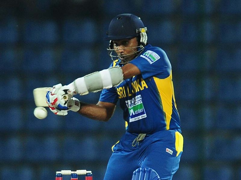 Mahela Jayawardene put in a brisk, unbeaten cameo.