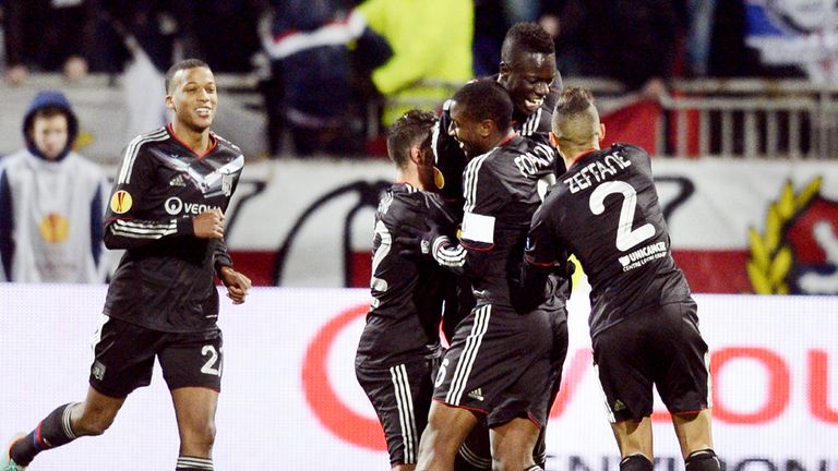 Lyon celebrate Mahamadou-Naby Sarr's goal