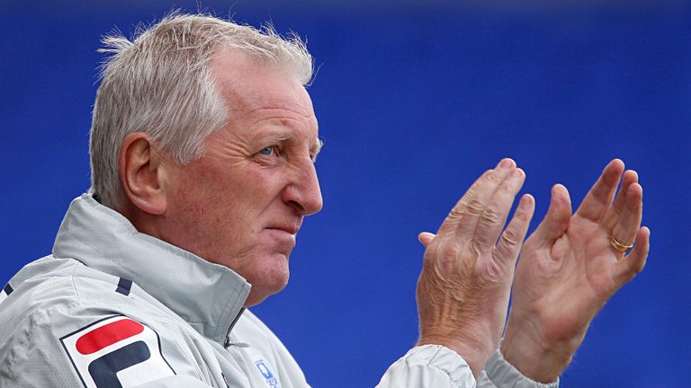 Ronnie Moore: Drafts in two more loanees