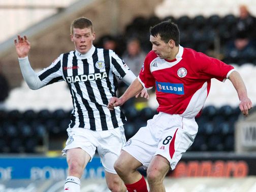Jon Robertson goes up against Craig Molloy