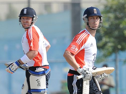 Extended break from cricket for Ian Bell and Jonathan Trott