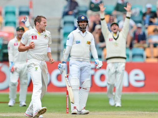 Siddle traps Kumar Sangakkara lbw