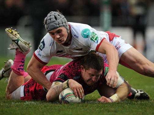 Simon Alcott goes in for an Exeter try