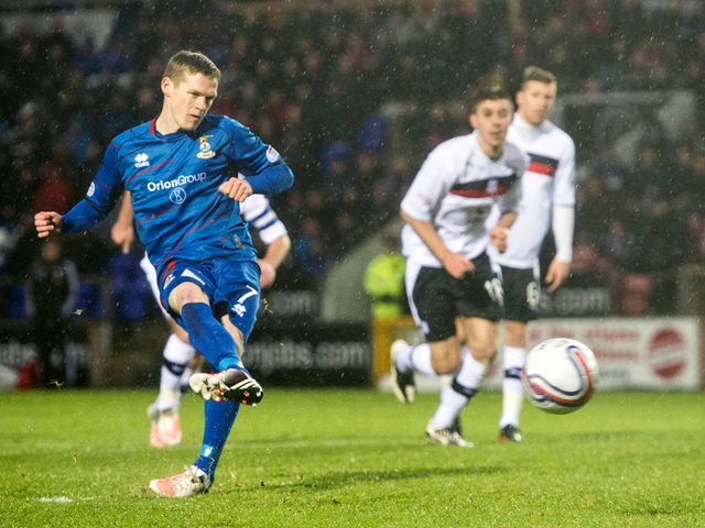 Billy McKay scores from the spot