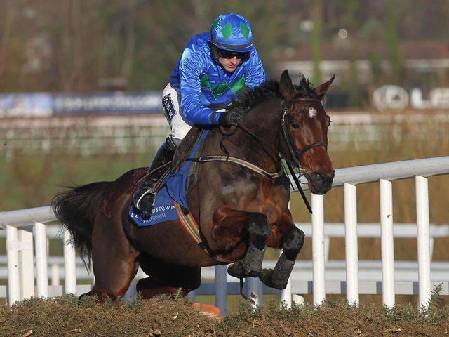 Hurricane Fly: Ran out an easy winner