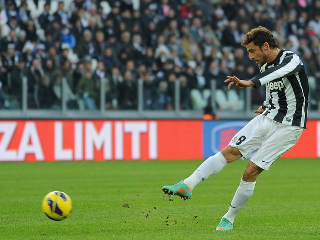 Claudio Marchisio fires in Juventus' third