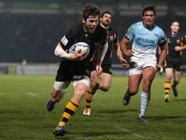 Elliot Daly goes in for a Wasps try